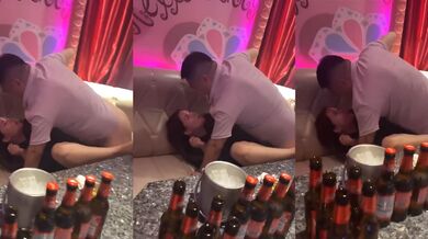 KTV狂欢夜！酒劲上头妹子醉眼朦胧 直接上演活春宫大戏 当众啪啪尺度炸裂！